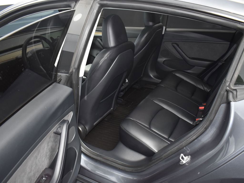 Used 2023 Tesla Model 3 Standard Range image 11