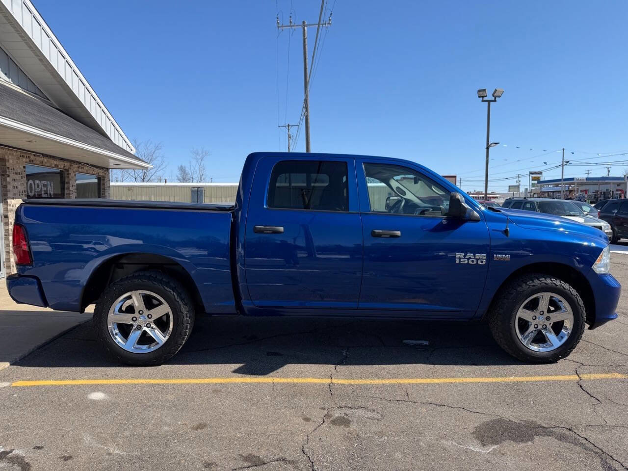 Used 2014 RAM 1500 Express AWD/4WD image 2