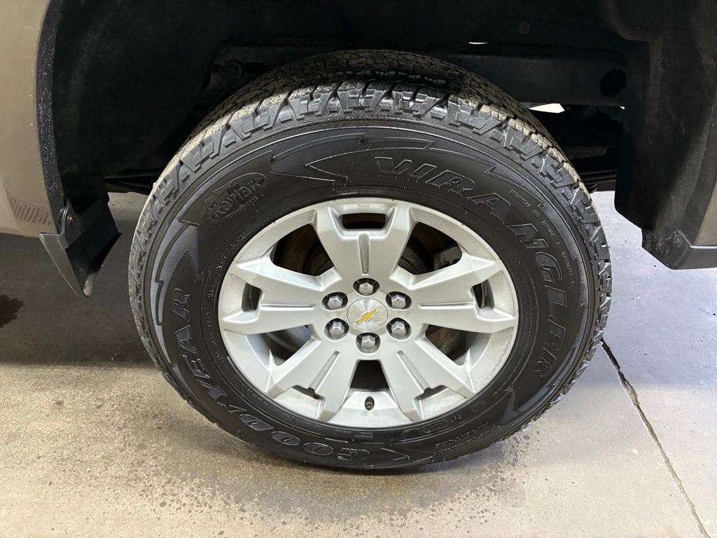 Used 2015 Chevrolet Colorado LT w/ LT Convenience Package AWD/4WD image 18