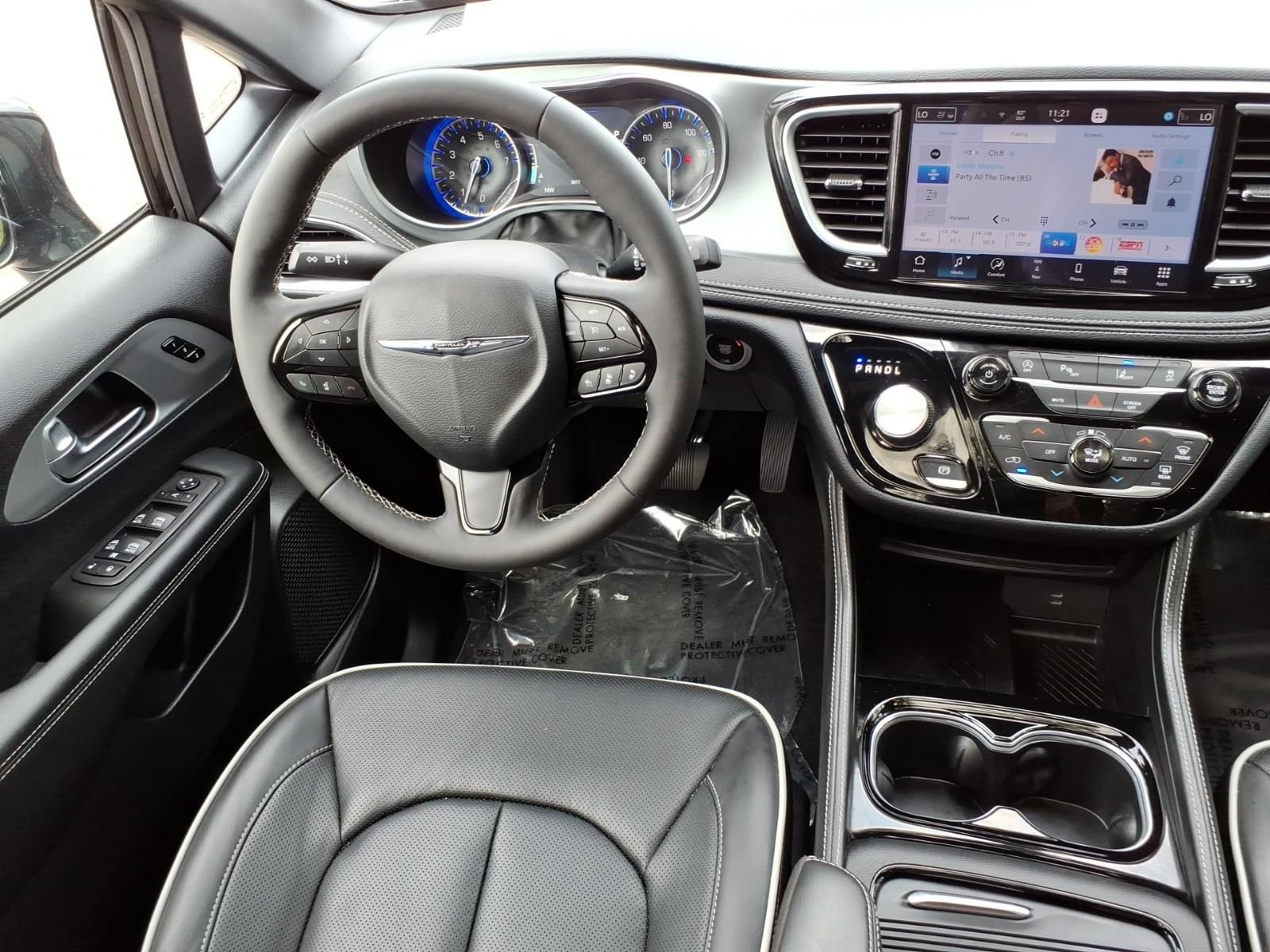 Used 2026 Chrysler Pacifica Limited w/ S Appearance Package FWD image 20