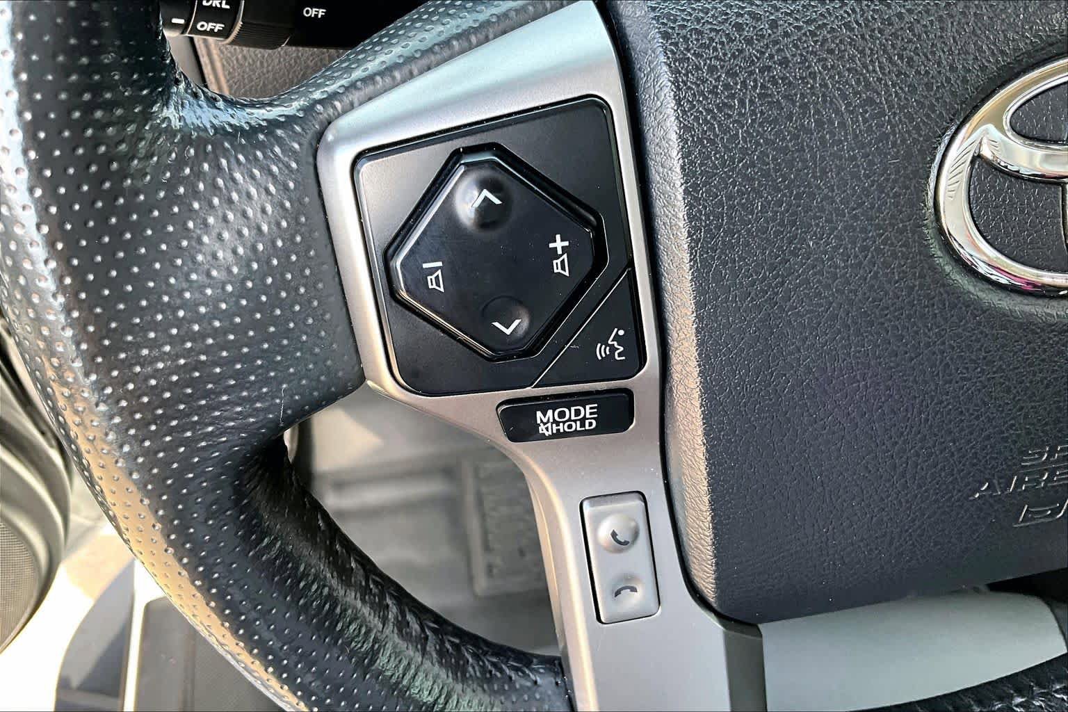 Used 2024 Toyota 4Runner SR5 Premium w/ Moonroof Package AWD/4WD image 22