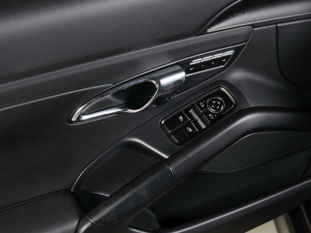 Used 2016 Porsche Boxster RWD image 27