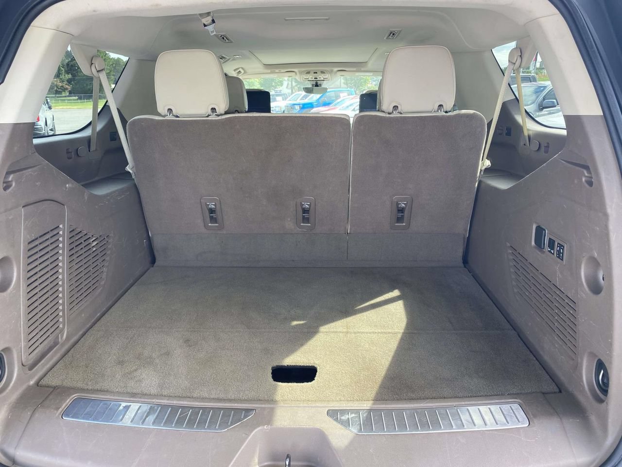 Used 2022 GMC Yukon XL Denali w/ Denali Ultimate Package AWD/4WD image 8