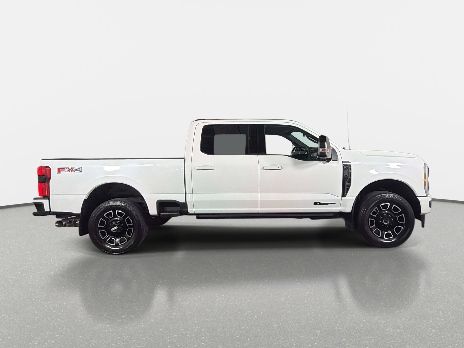 Used 2025 Ford F350 Platinum AWD/4WD image 2