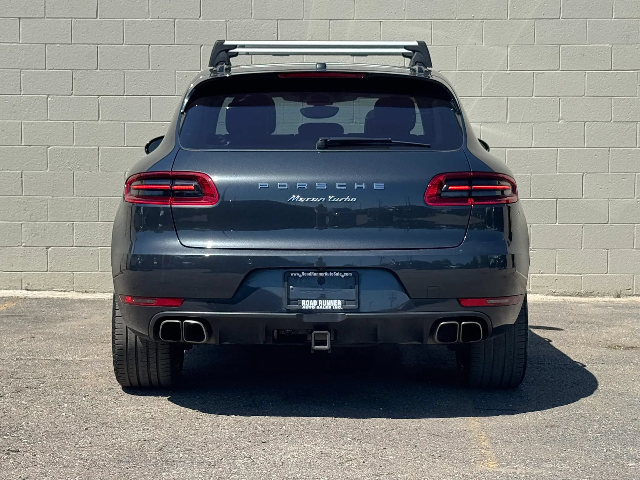 Used 2018 Porsche Macan Turbo AWD/4WD image 8