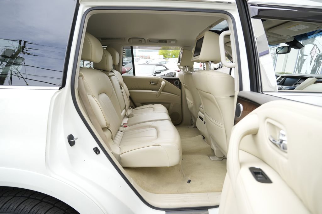 Used 2012 INFINITI QX56 4WD w/ Deluxe Touring Pkg image 37