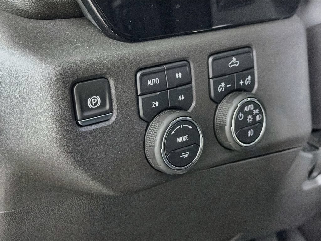 Used 2025 Chevrolet Silverado 1500 LT Trail Boss w/ Convenience Package II AWD/4WD image 11