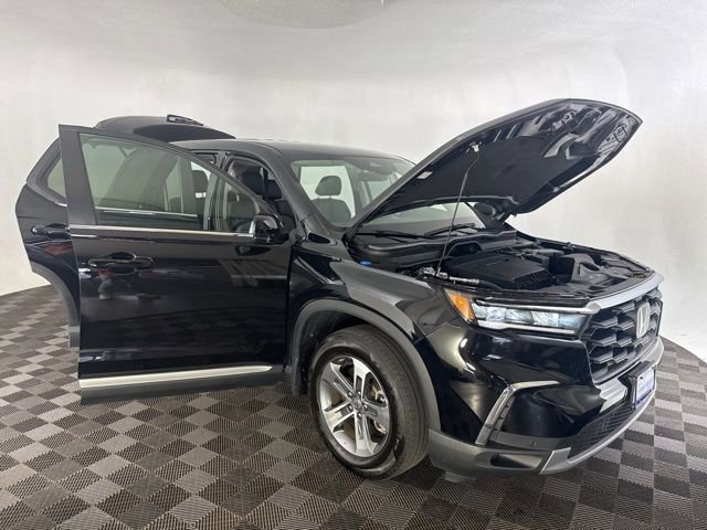 Used 2025 Honda Pilot EX-L image 15