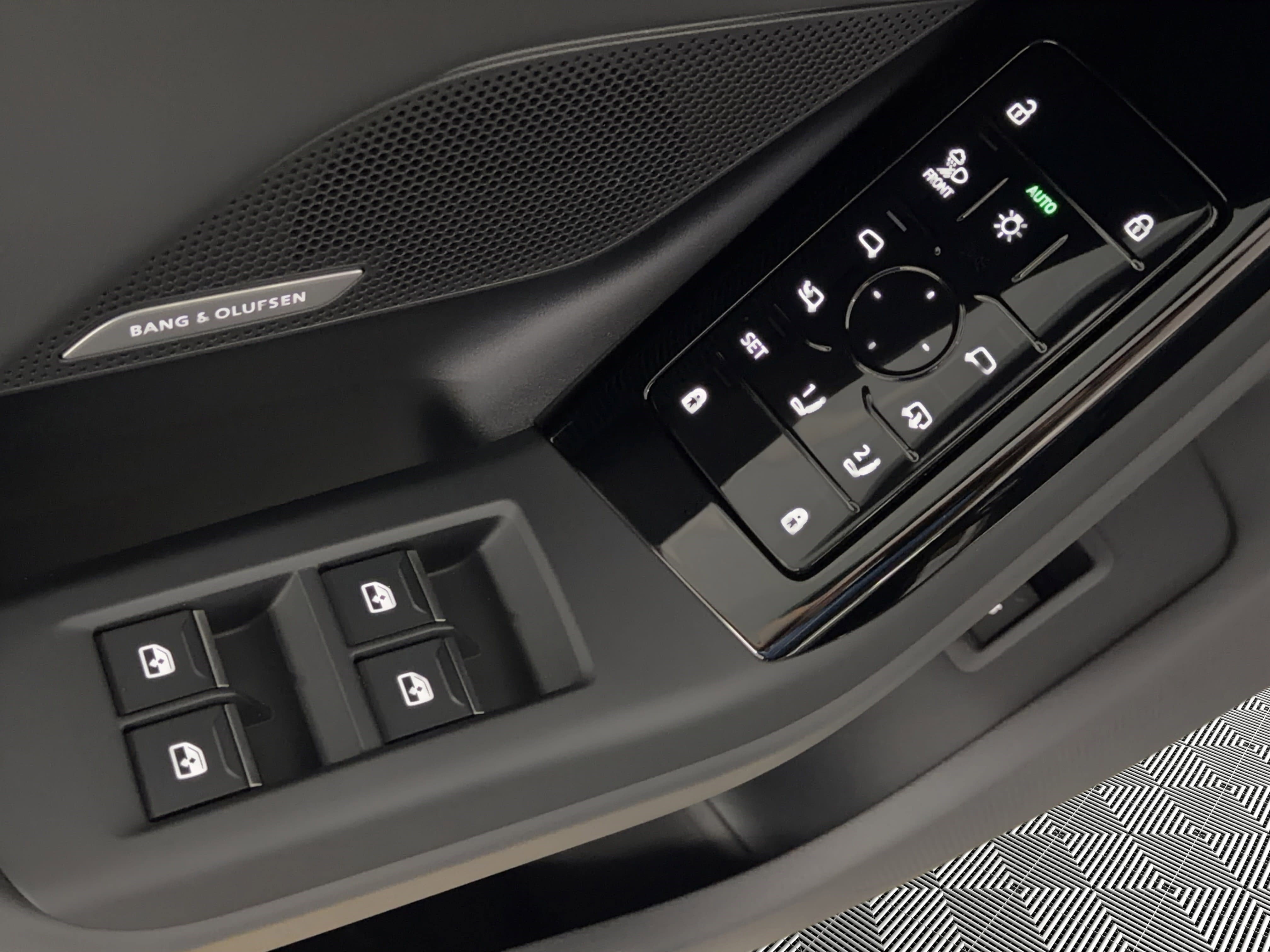 Used 2025 Audi A6 e-tron Premium Plus w/ Premium Plus image 15