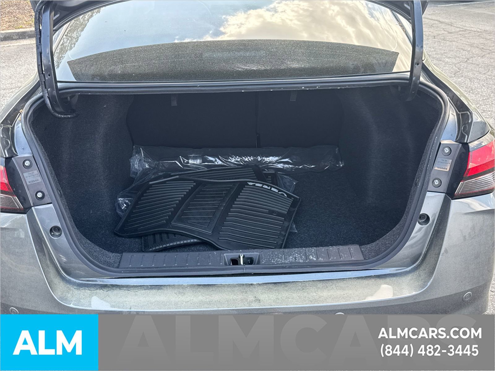 Used 2025 Nissan Versa SV w/ Trunk Package image 21