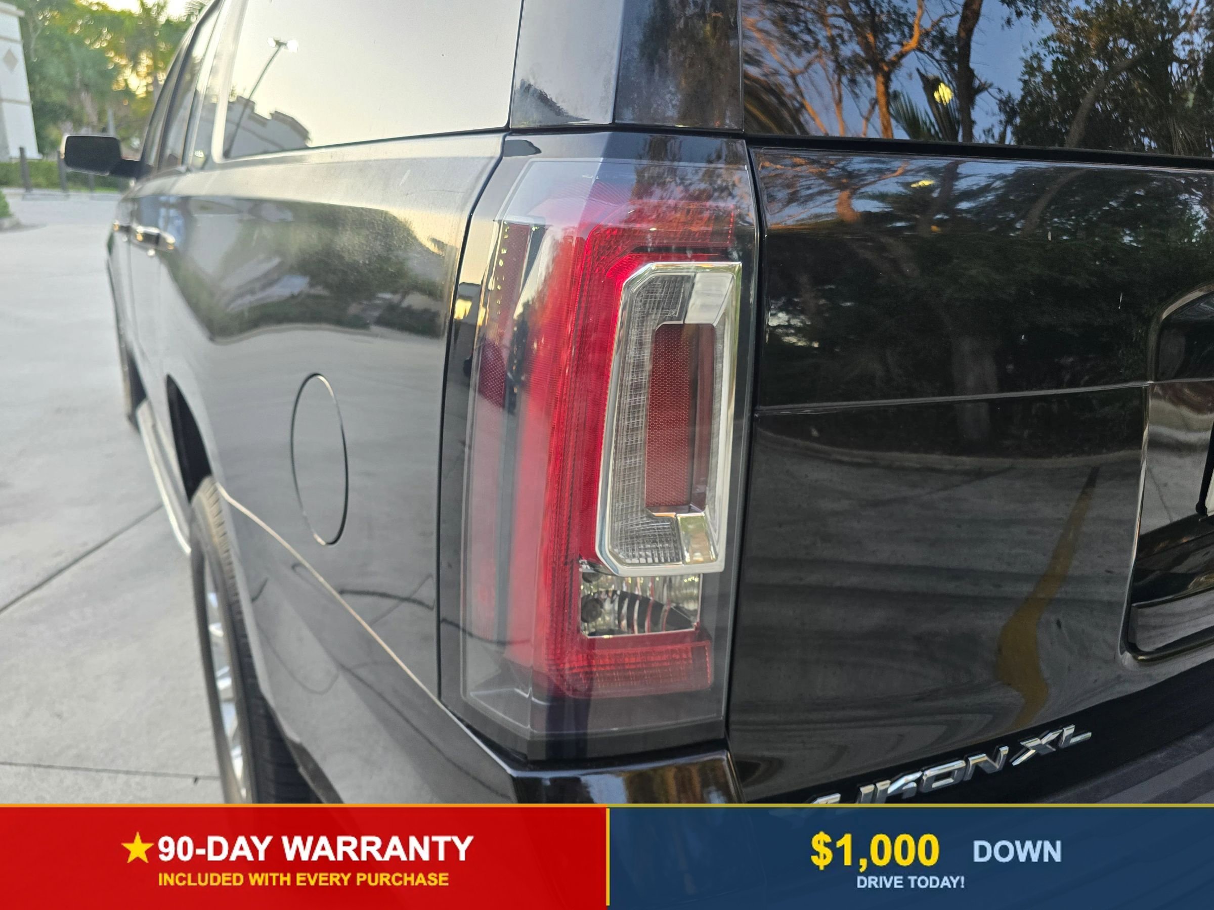 Used 2017 GMC Yukon XL SLT image 14