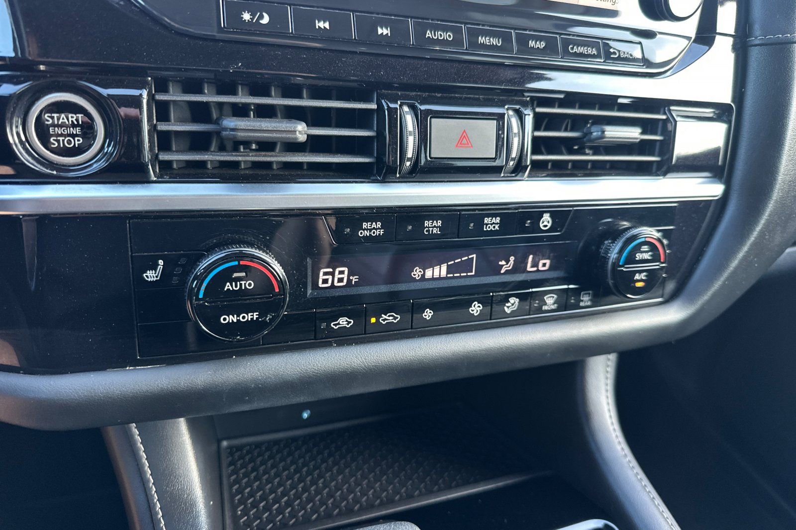 Used 2022 Nissan Pathfinder SL w/ SL Black Package image 29