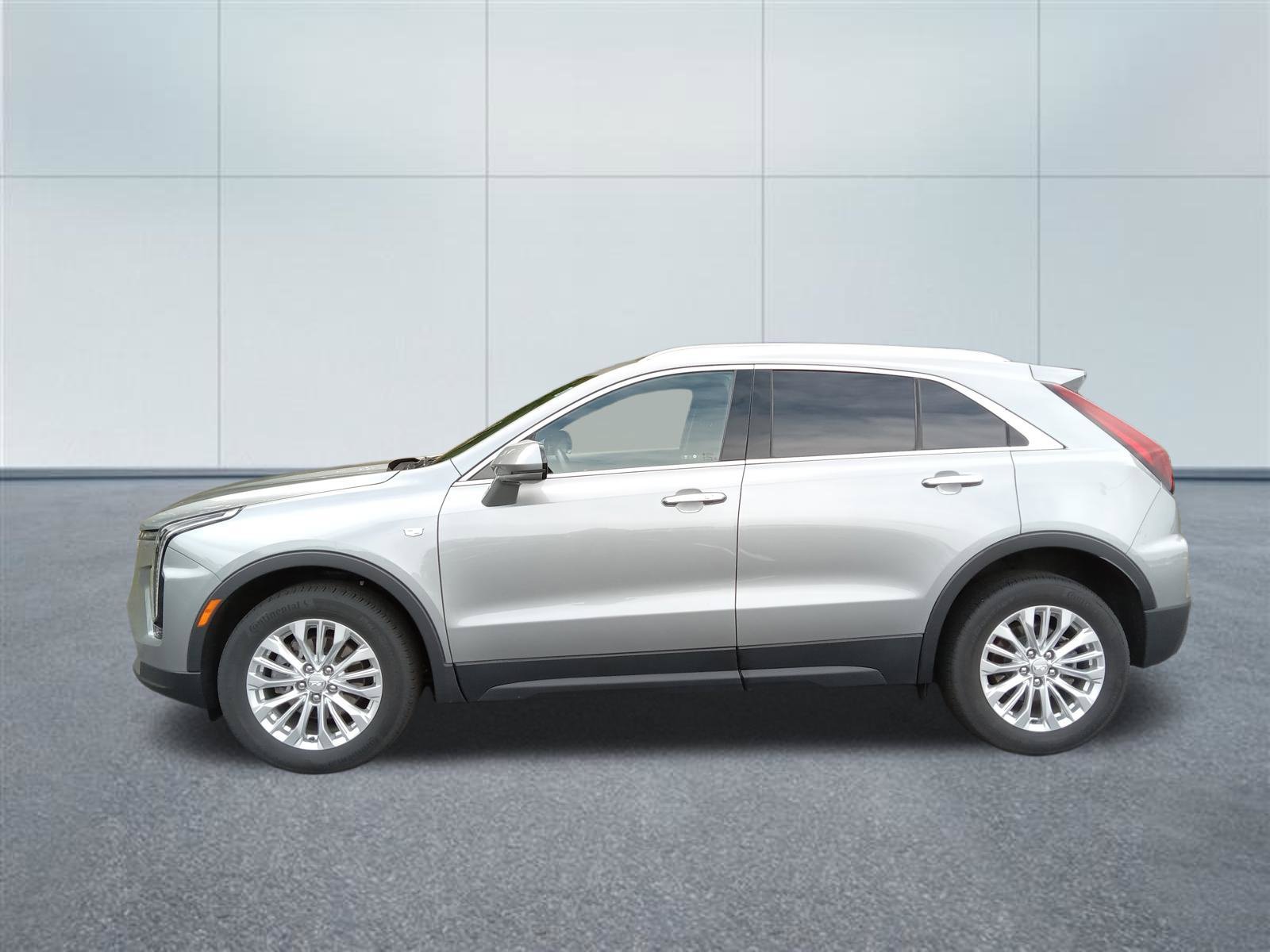 Used 2024 Cadillac XT4 Luxury w/ Cold Weather Package AWD/4WD image 2