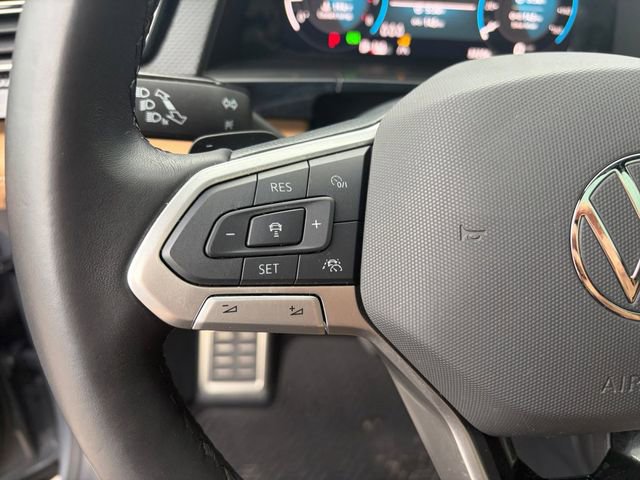 Used 2025 Volkswagen Atlas Cross Sport SEL R-Line AWD/4WD image 6