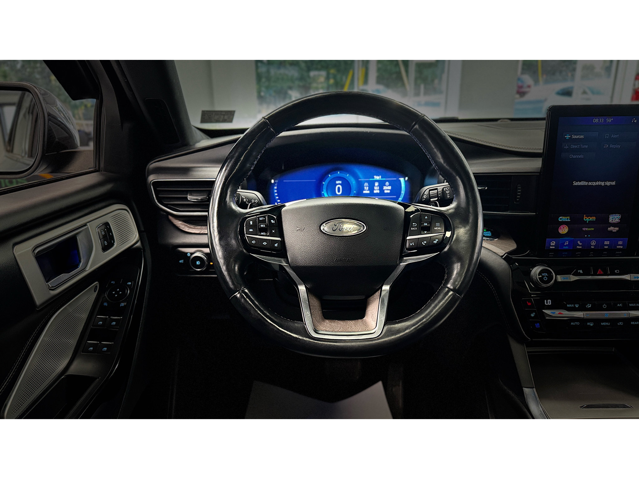 Used 2021 Ford Explorer Platinum w/ Equipment Group 601A AWD/4WD image 18