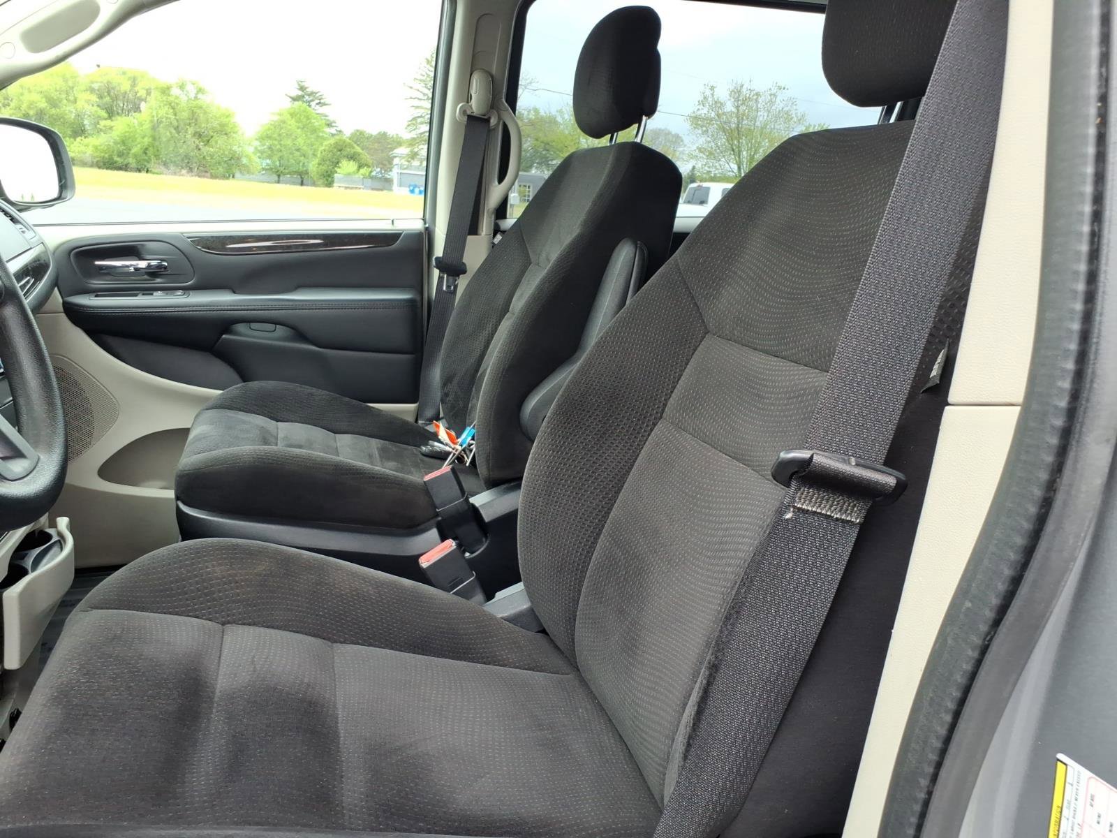 Used 2014 Dodge Grand Caravan American Value Package FWD image 18