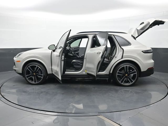 Certified 2023 Porsche Cayenne AWD/4WD image 29