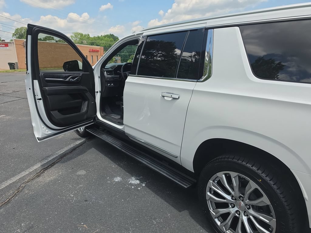 Certified 2023 GMC Yukon XL Denali AWD/4WD image 19