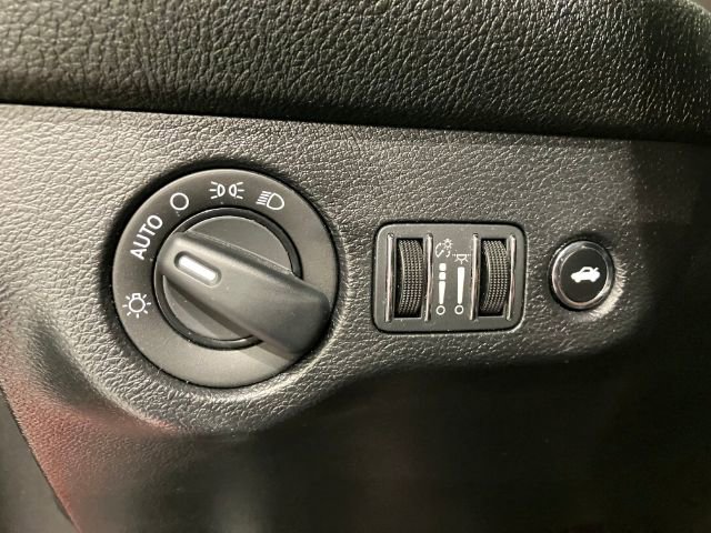 Used 2019 Dodge Challenger SXT image 35