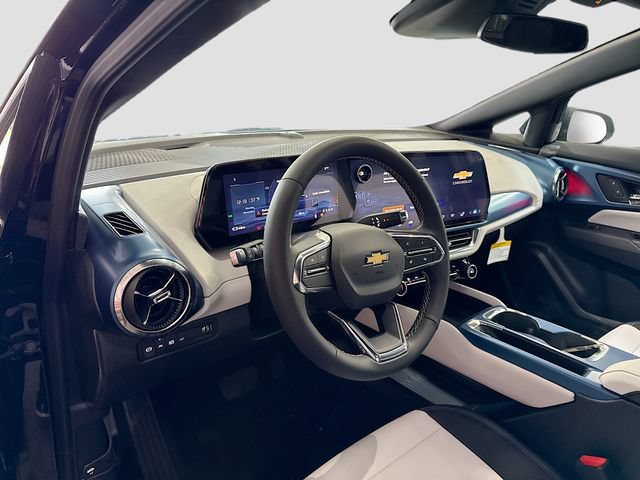 New 2026 Chevrolet Equinox EV LT AWD/4WD image 10