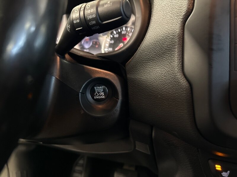Used 2016 Jeep Renegade Limited FWD image 17