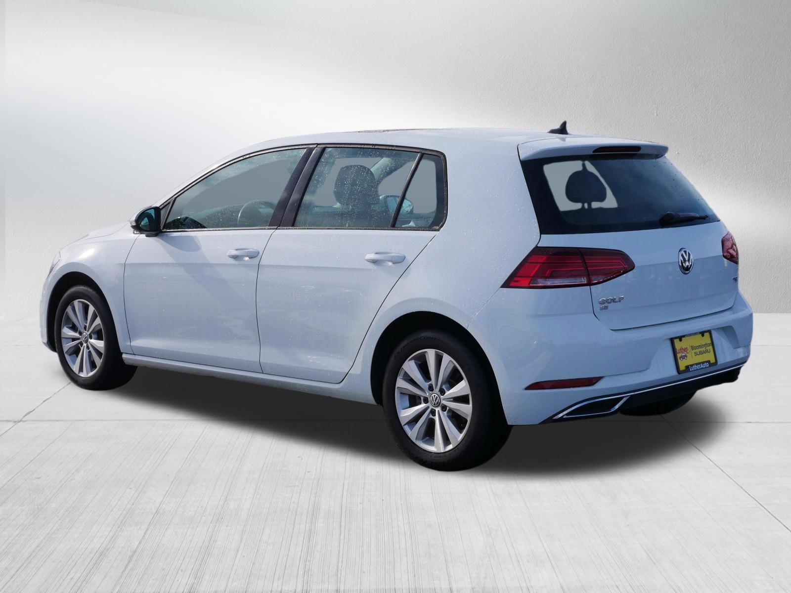 Used 2018 Volkswagen Golf SE image 3