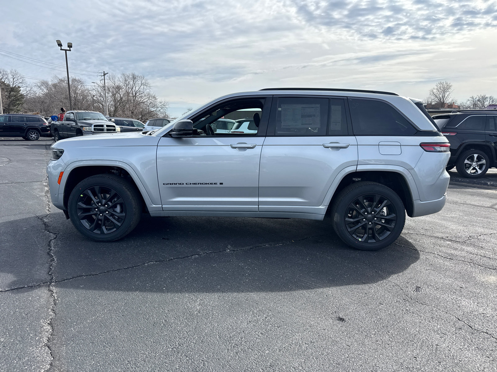 New 2026 Jeep Grand Cherokee Limited AWD/4WD image 3