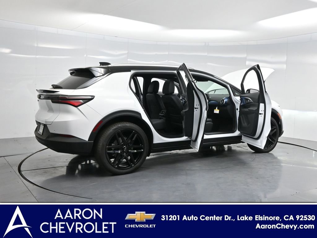 New 2026 Chevrolet Equinox EV LT w/ LPO, Blackout Package image 4