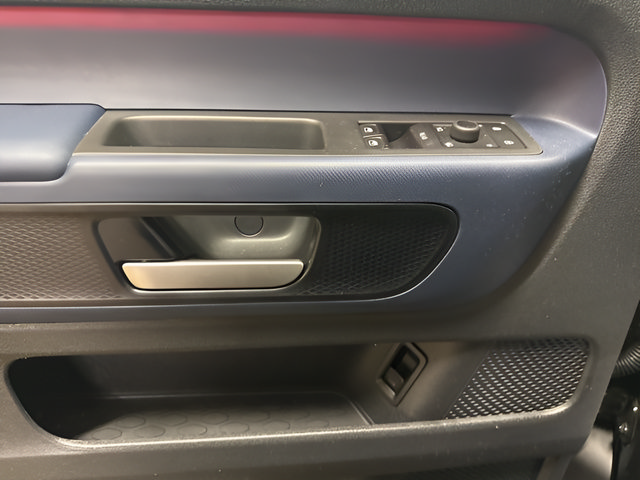 New 2025 Volkswagen ID. Buzz Pro S RWD image 7