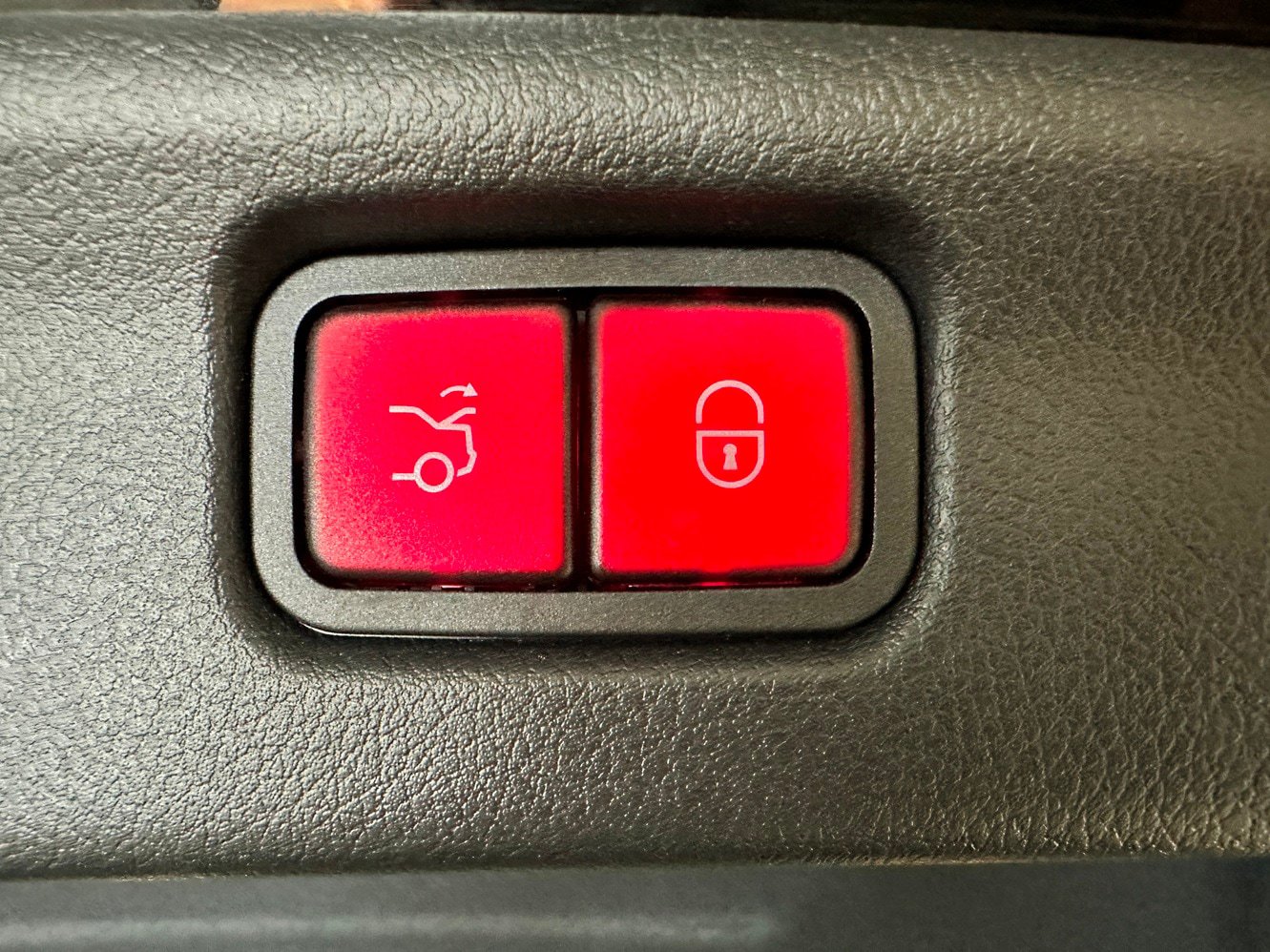 Certified 2023 Mercedes-Benz C 300 4MATIC Sedan image 33