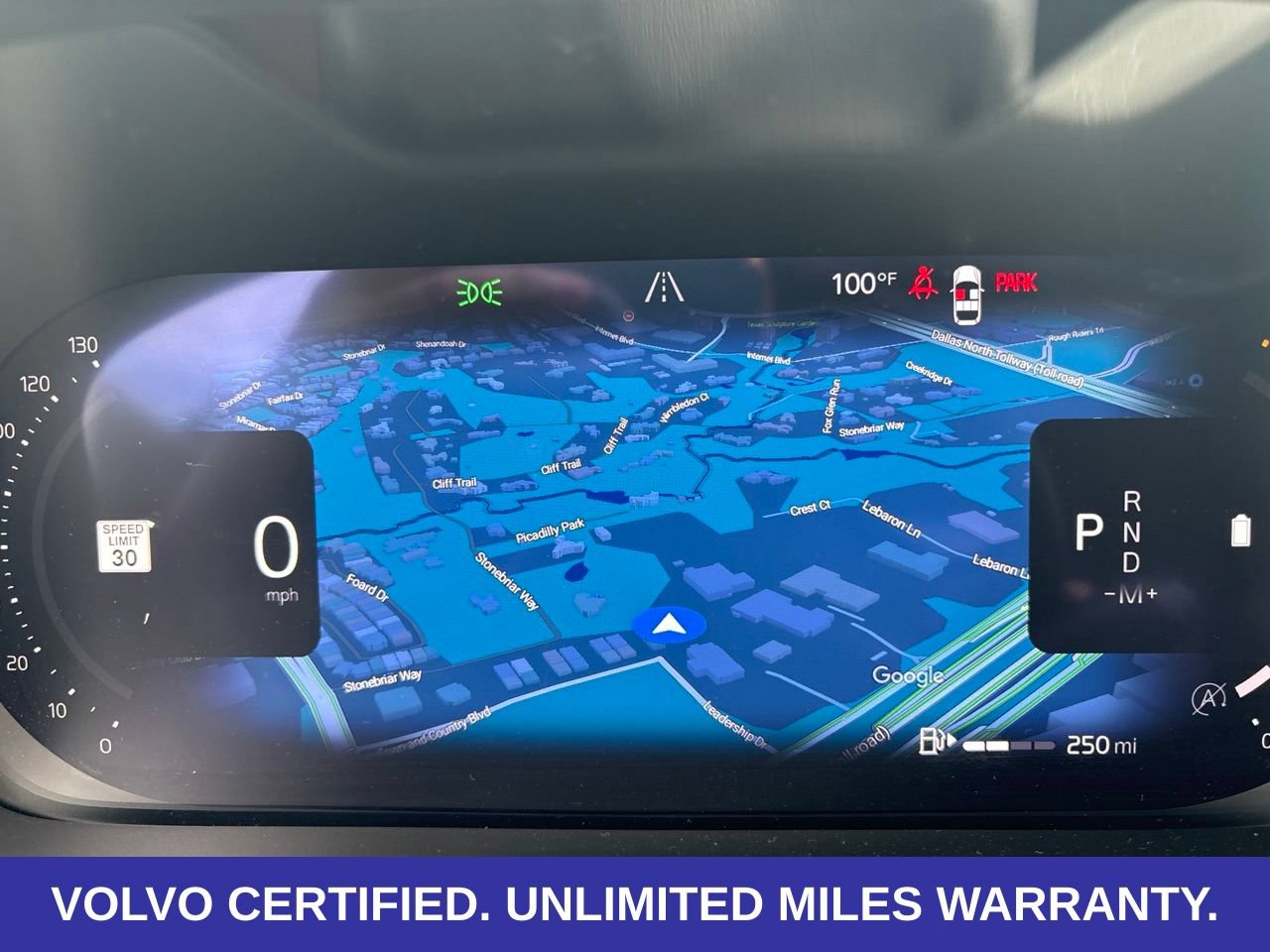 Certified 2025 Volvo XC40 B5 Plus AWD/4WD image 27