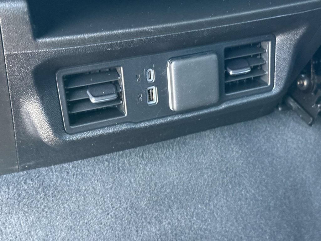 Used 2025 GMC Sierra 1500 SLT AWD/4WD image 14