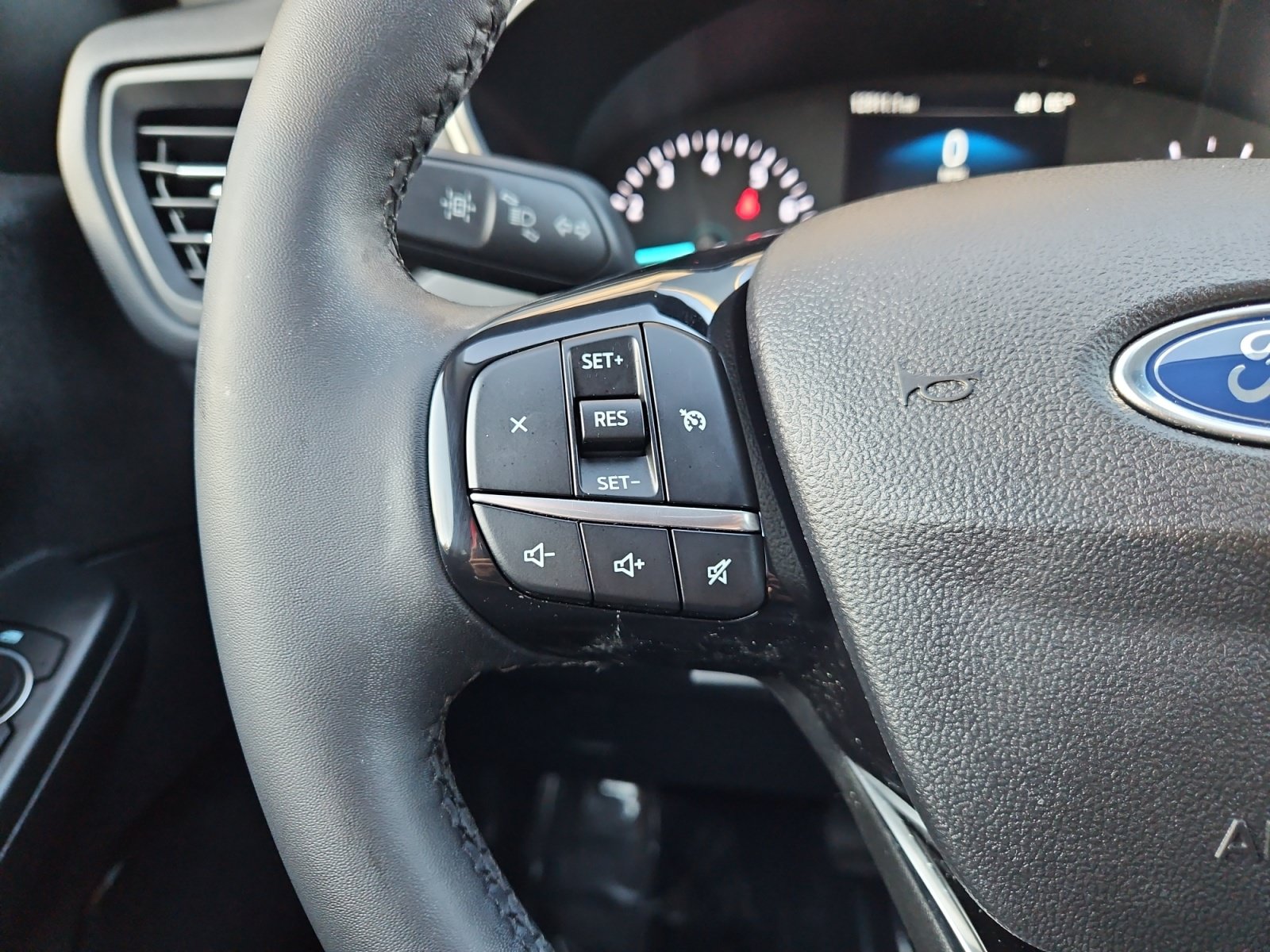 Used 2022 Ford Escape SEL FWD image 25