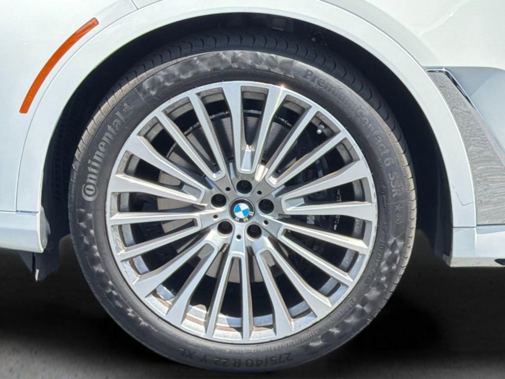 Used 2021 BMW X7 xDrive40i w/ Premium Package AWD/4WD image 27