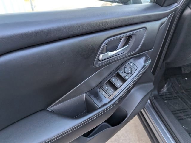 Used 2024 Nissan Rogue SV image 8