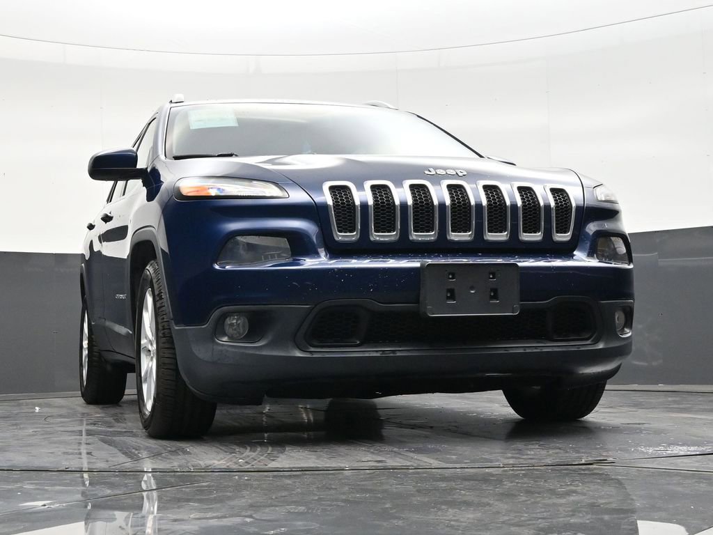 Used 2018 Jeep Cherokee Latitude Plus w/ Cold Weather Group image 25