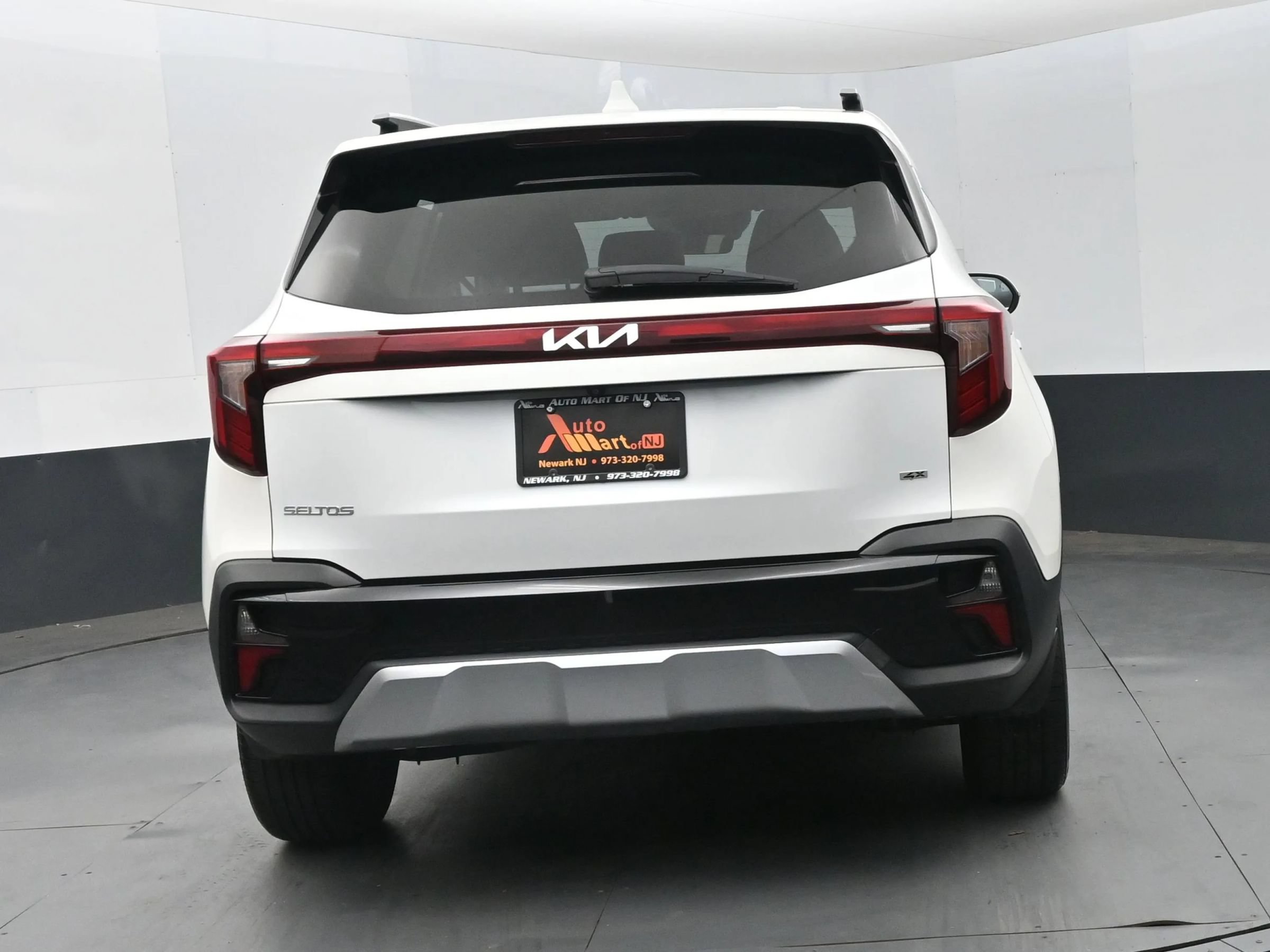 Used 2024 Kia Seltos S AWD/4WD image 6