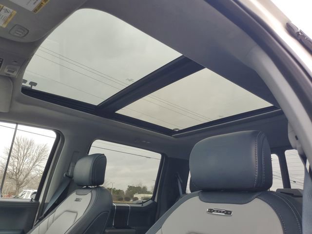 Used 2022 Ford F450 Limited w/ FX4 Off-Road Package image 15