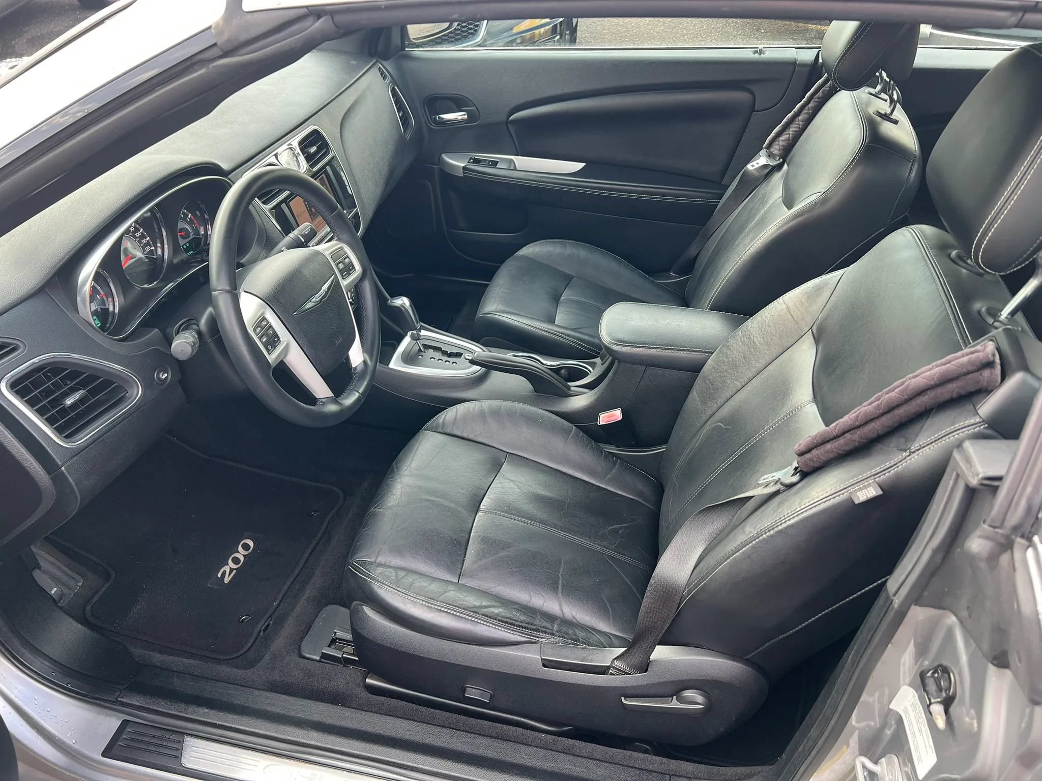 Used 2013 Chrysler 200 Limited FWD image 8