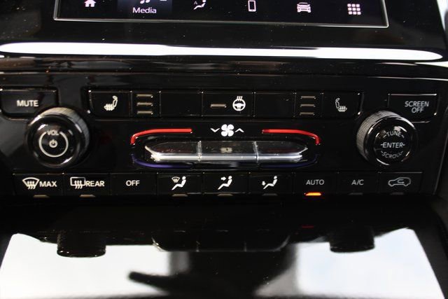 New 2025 Jeep Grand Cherokee Laredo X w/ Luxury Tech Group I image 21