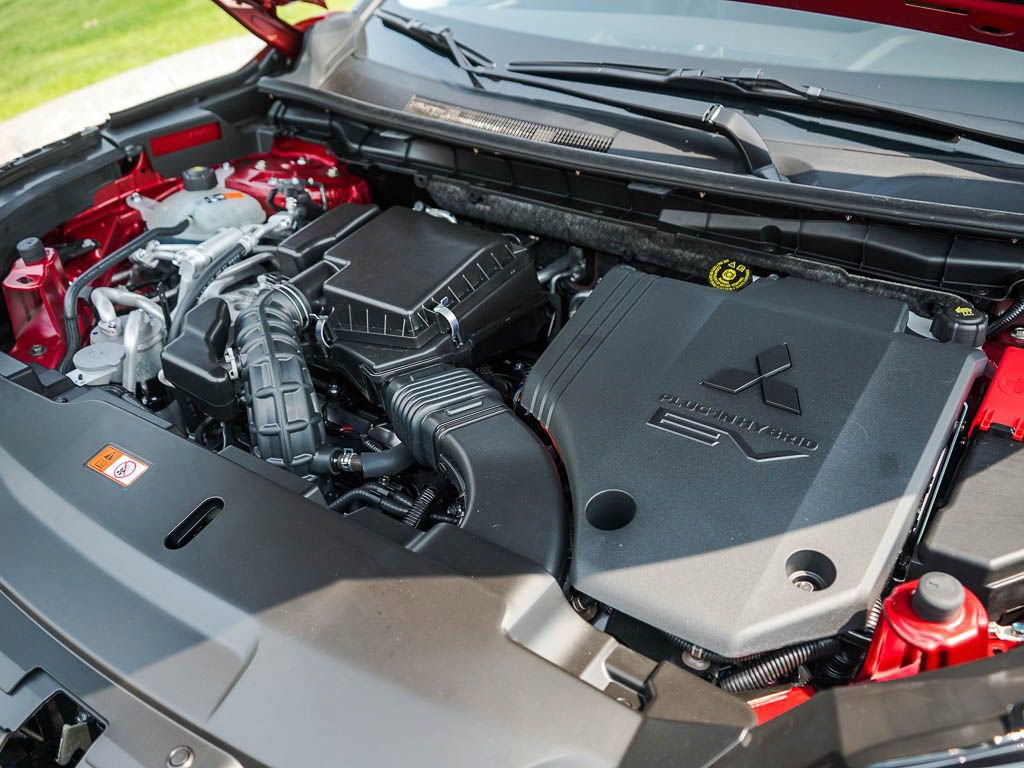 New 2025 Mitsubishi Outlander SE image 7