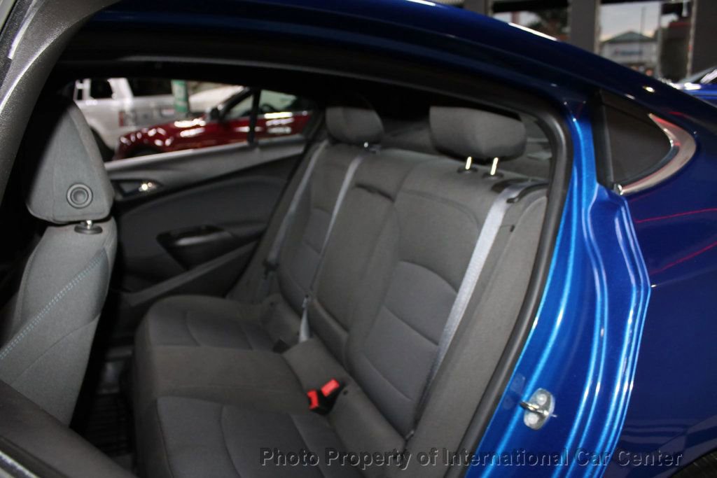 Used 2018 Chevrolet Cruze LT w/ Sun And Sound Package image 26