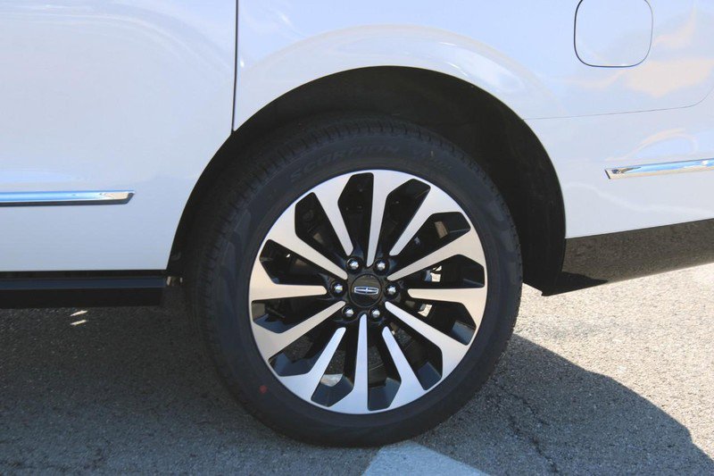 Certified 2023 Lincoln Navigator L Reserve image 9