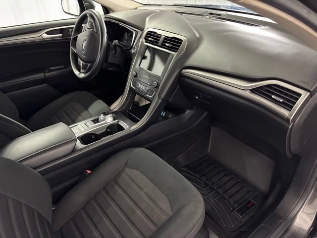 Used 2019 Ford Fusion SE FWD image 26