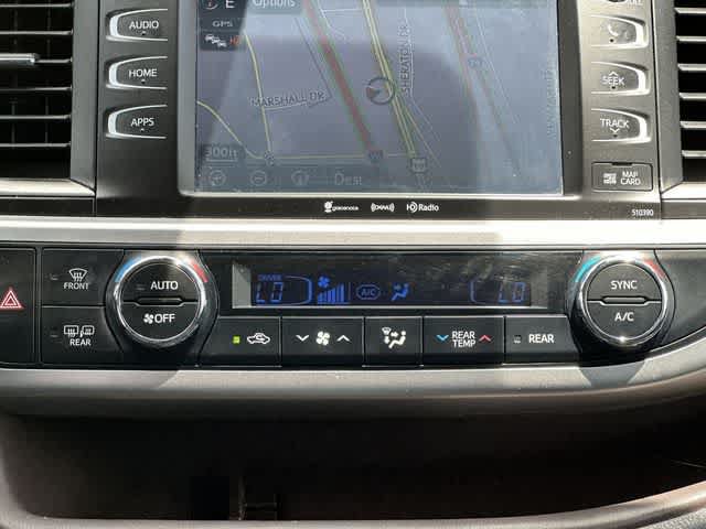 Used 2019 Toyota Highlander XLE AWD/4WD image 15