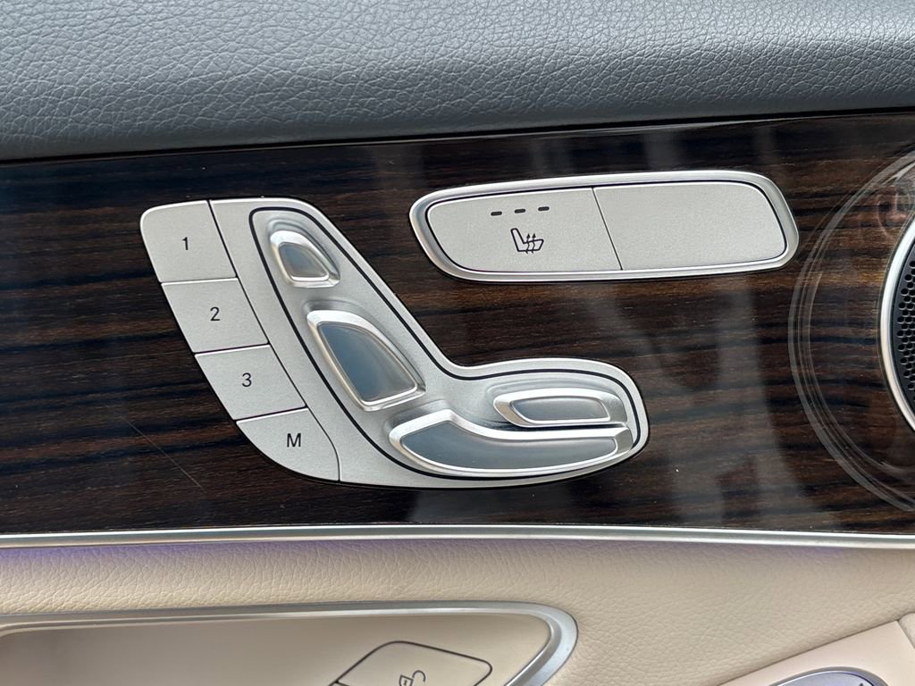 Used 2022 Mercedes-Benz GLC 300 image 9