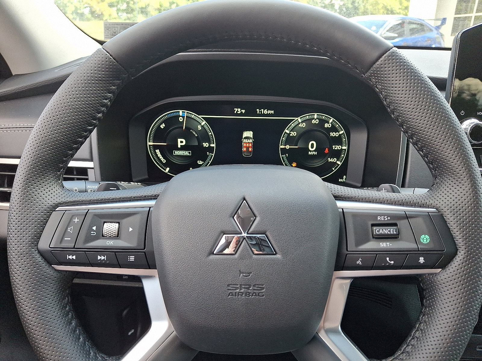 New 2025 Mitsubishi Outlander SE image 17