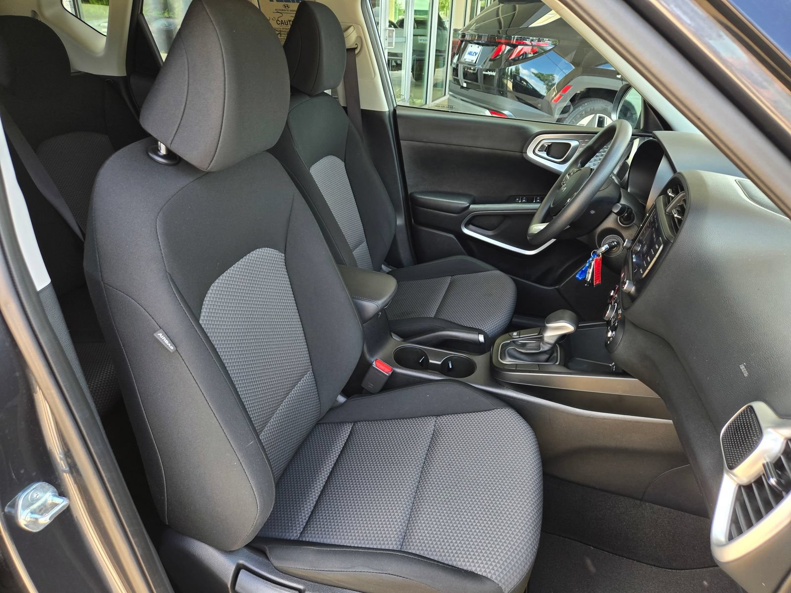 Used 2023 Kia Soul LX w/ Option Group 015 FWD image 23