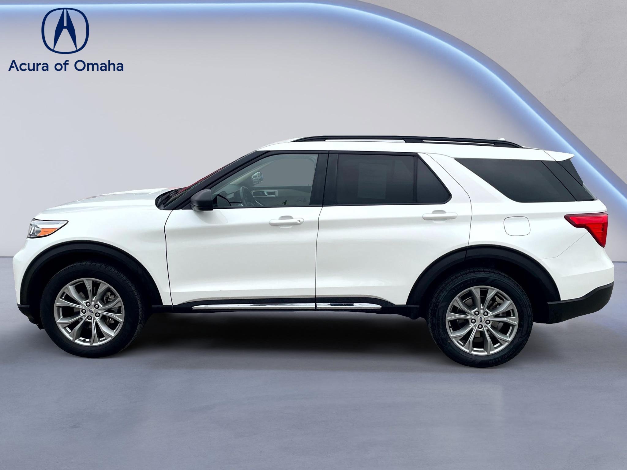 Used 2022 Ford Explorer XLT w/ Equipment Group 202A AWD/4WD image 1