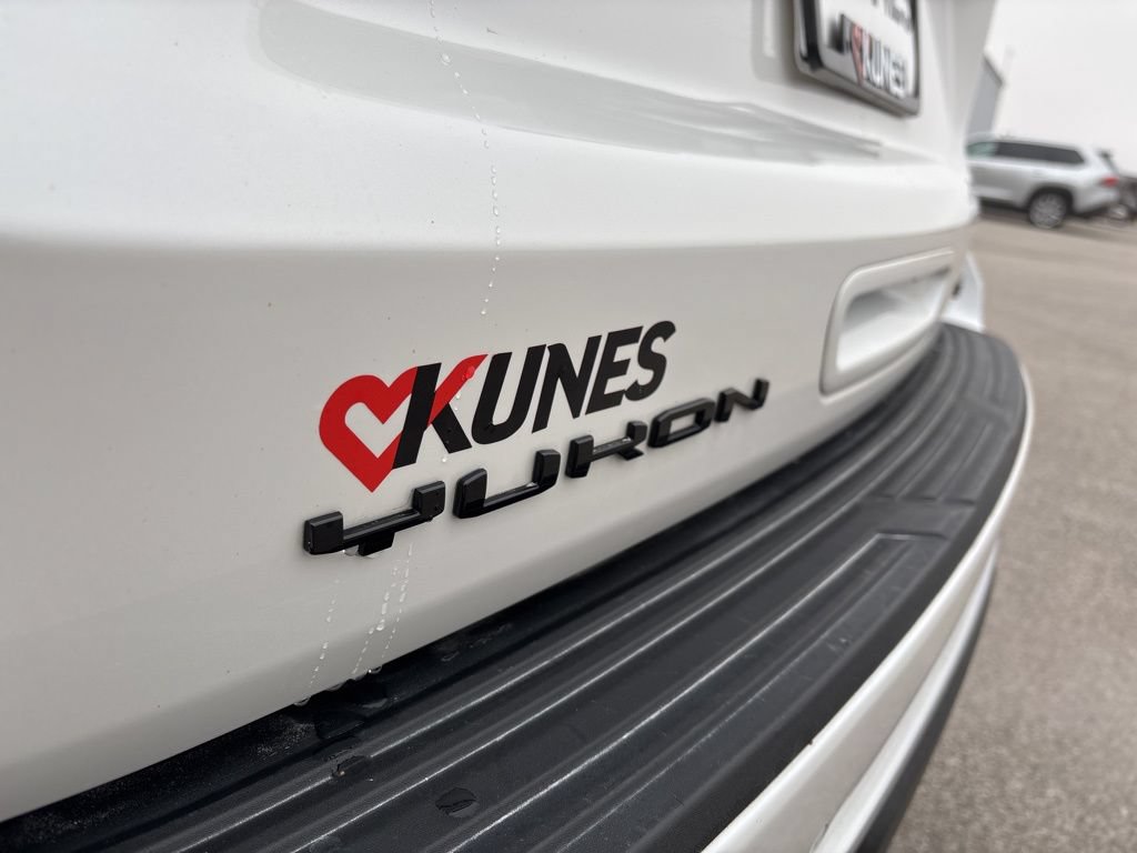 Used 2023 GMC Yukon SLT AWD/4WD image 29